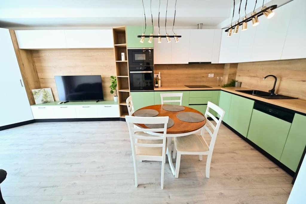 Flh - The Lake Home - Apt 33 Sibiu Bagian luar foto